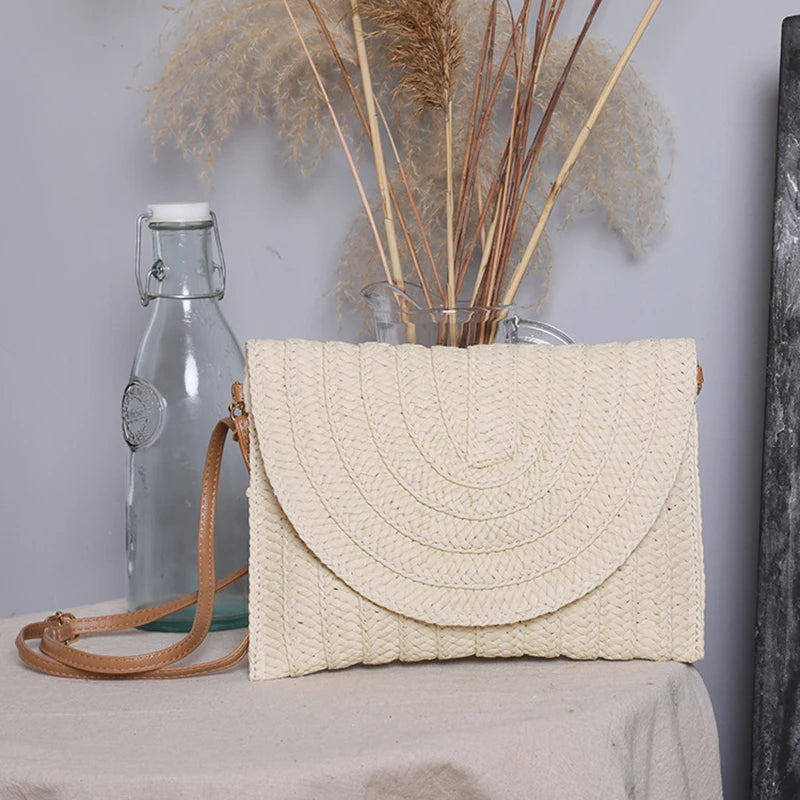 Summer Beach Straw Clutch Bag Cute Ball Pendant Crossbody Bag for Women Travel Shoulder Bags Purse Ladies Casual Bags Wicker Bag